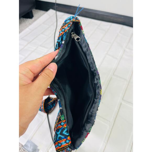 Colorful embroidered crossbody bag - Picture 3 of 3